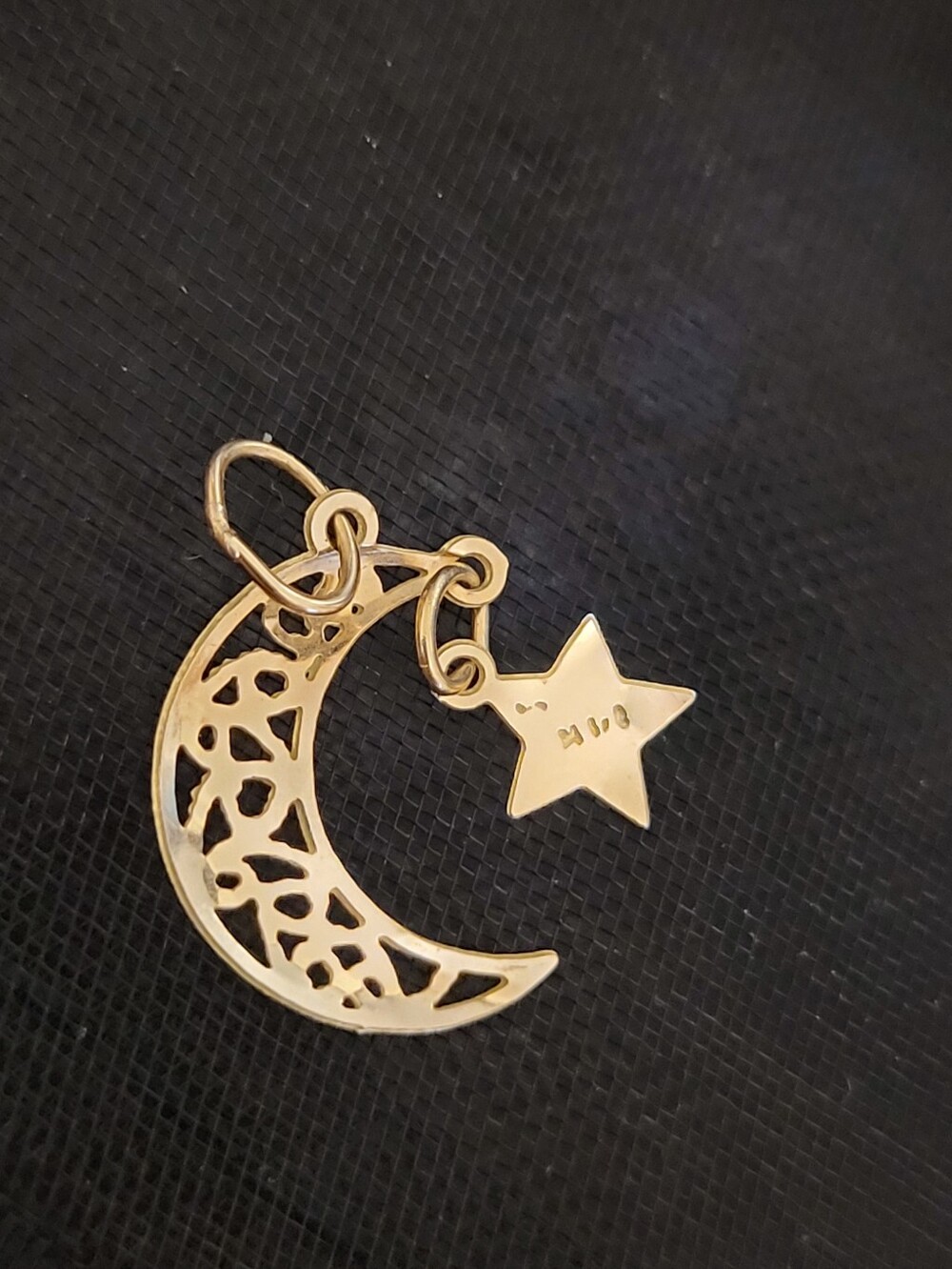 14kt Moon & Star Pendant. - Picture 2 of 5
